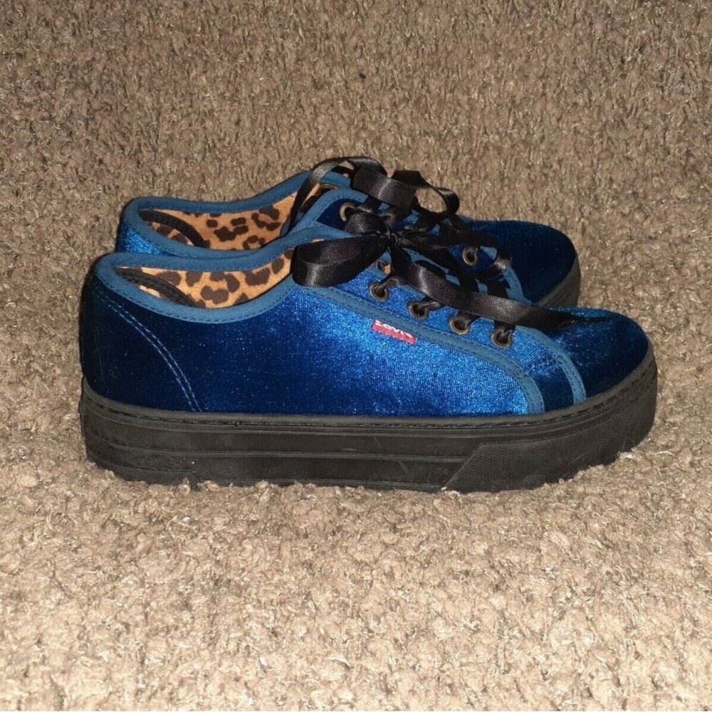 NWT — Blue Velvet Platform Sneakers — Levi’s - Picture 3 of 6